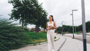 A doctor reveals the effects of walking, even after 1 minute (and it's stunning)