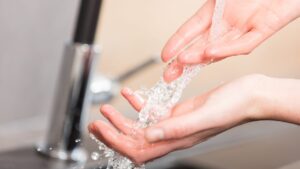 Aware of water shortages, Europeans, however, underestimate their personal consumption