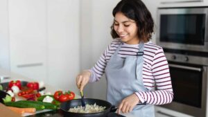 Cooking without oil or butter: this tip with a simple vegetable is buzzing on Tiktok!