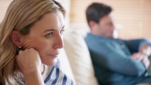 Couple's knock: the obsessive disorder that eats out romantic relationships