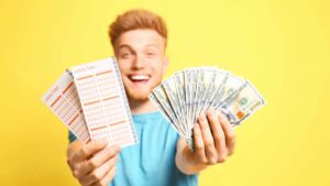 Émilien, champion of 12 noon shots, 2.3 million euros at 22: how not to move away from his family?