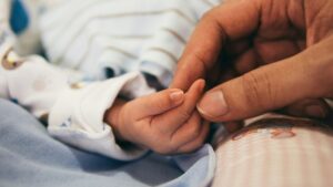 Faced with childhood mortality in France, hypotheses for lack of better