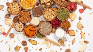Fresh or dry fruits, which one is really for you according to your needs? A dietician responds