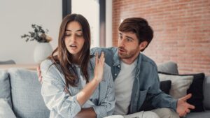 "If you live that, go": a psychologist list 10 behaviors that justify an immediate breakup