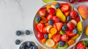 Is a 100 % fruit dinner really healthy? The analysis of a nutritionist
