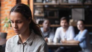 Work with a colleague that we hate: the keys to survive daily