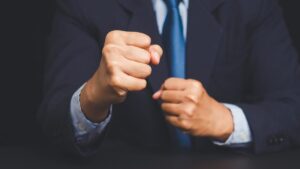 Can you become a easier person to live? The gaze of a psychologist on "bad character"