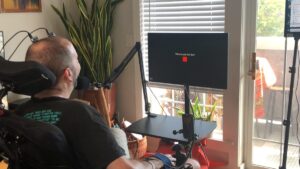 Deprived of voice, he speaks again thanks to a chip established in his brain
