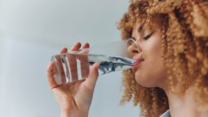 Forget the rule of 2 liters of water: here is the really recommended quantity according to a specialist