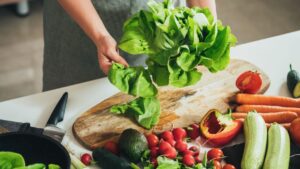 Never eat them in summer: the top 8 food to banish according to a specialist