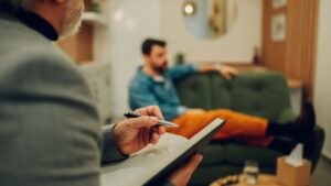 Therapy or manipulation? Here are the alert signals to know