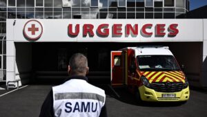 These emergency workers who take time to explain on the networks