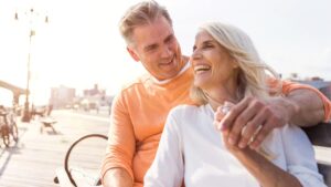 When the holidays reveal the first signs of Alzheimer's ... the 2 symptoms to watch