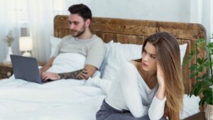 "Am I his priority?" - 6 signs analyzed by a psychologist