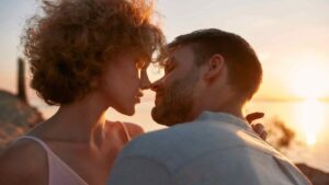 Couple: 5 ideal positions to find complicity this summer