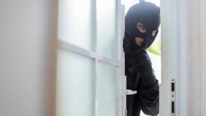 Fear of burglary before leaving? What a shrink advises to prevent anxiety from ruining your vacation