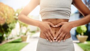 Feel your heart beat in your belly: possible causes and signs that should alert you
