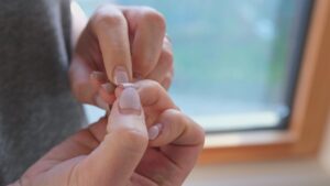 Here is what is happening when you remove your varnish without dissolving