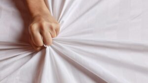 "I have 5 uncontrollable orgasms per day": the unlivable daily life of a young woman