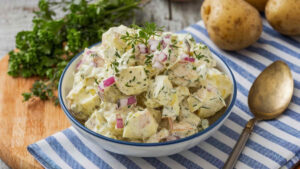 Potato salad: what you need to change to make it a real balanced dish according to a nutritionist