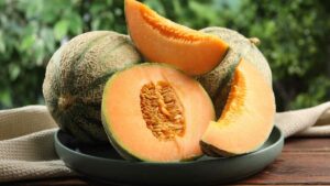 Should we avoid drinking water after eating melon? A nutritionist responds
