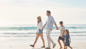 The best habit to adopt on a trip to keep a stable blood sugar, according to our nutritionist
