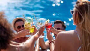Your favorite summer cocktail betrays your true nature (yes, yes!)
