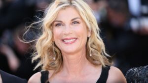 At 65, she follows this exercise validated by science: the secret form of Michèle Laroque