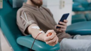 Blood donation, mentions linked to homosexual relations soon to be erased from the archives