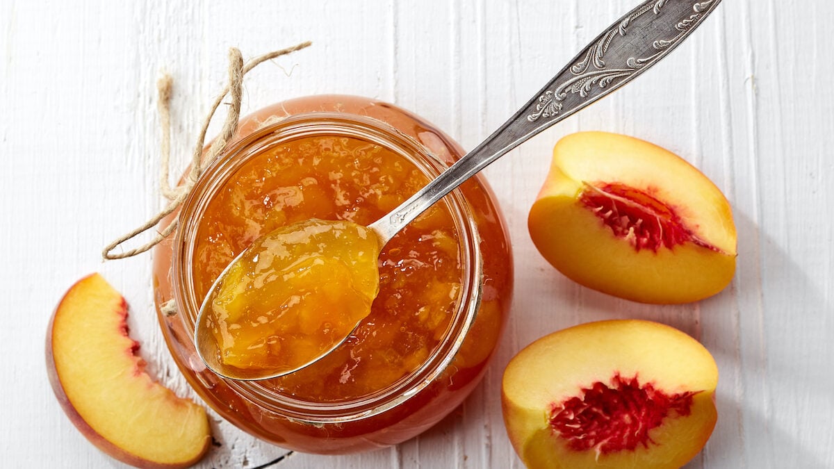 Can we really make jams with damaged summer fruits? A virologist answers