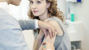 Disturbing increase in meningococcal infections: vaccination proposed in college from the start of the school year