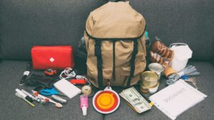 Faced with disasters, this evacuation kit recommended by Dr. Kierzek can save your life