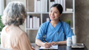 False nurse, she heals 4,486 patients without a diploma: what her psychological profile reveals