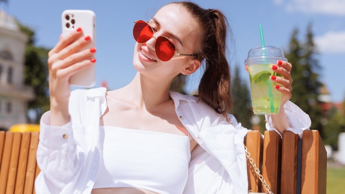 Influencers and alcohol: Instagram and Facebook forced to withdraw 26 publications deemed illegal