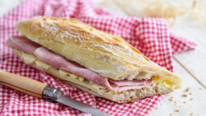 Lorraine or ham-butter quiche, the choice to be avoided for your health according to our dietician