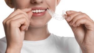 Low-Cost dental ligners, an attractive but risky solution for your smile