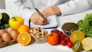 Proteins, should we reduce meat and bet on plants? The cross opinion of a doctor and a dietician