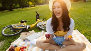 This fruit naturally boosts collagen and reveals the radiance of your skin, according to our nutritionist