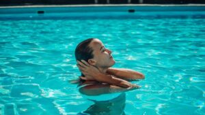 This is what will really go if you pee in a swimming pool