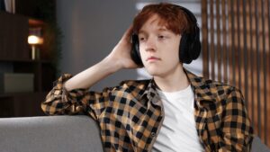 Why do some people remain insensitive to music? A study lifts the veil on the musical anhedonia
