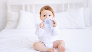 Why should never give water to babies before 6 months, according to Jamy Gourmaud