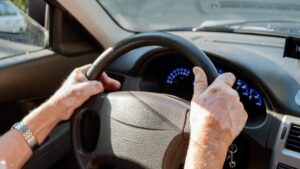 An octogenarian driver kills two pedestrians. How to identify the inability to lead to an elderly loved one?