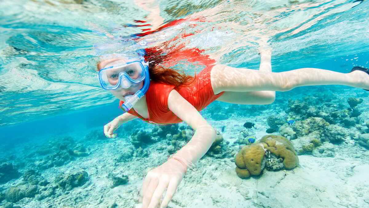 At only 10 years old, she saved her little brother from a shark attack. Is cold blood innate?