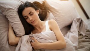 Do you have trouble sleeping? Here is what nutritionists eat in the evening to fall asleep quickly
