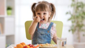 Does he eat nothing at the canteen? A nutritionist reveals the trick to compensate for the evening without stress