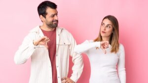 Exit with the ex of his friend: the advice of an expert to avoid drama