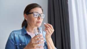 Ibuprofen, 8 situations where this medication can become dangerous according to Dr. Kierzek