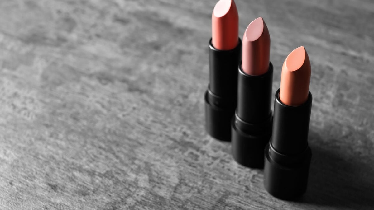 Lipstick: the color to be avoided absolutely after 50 years (and the shades that rejuvenate a smile)