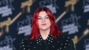 Louane reveals that he is suffering from ankylosing spondylitis, a disabled and painful disease