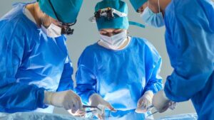 Medical error, a 77-year-old patient operated on the bad kidney: in the block, one in three checklists would be poorly applied in France